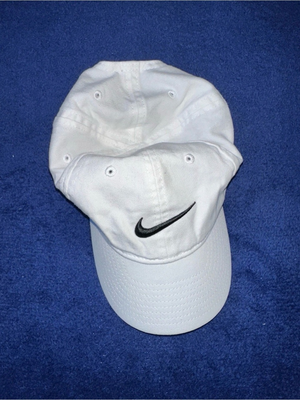 Nike Kids Baseball Cap Hat White ages 4-7 Swoosh Adjustable - Picture 1 of 3